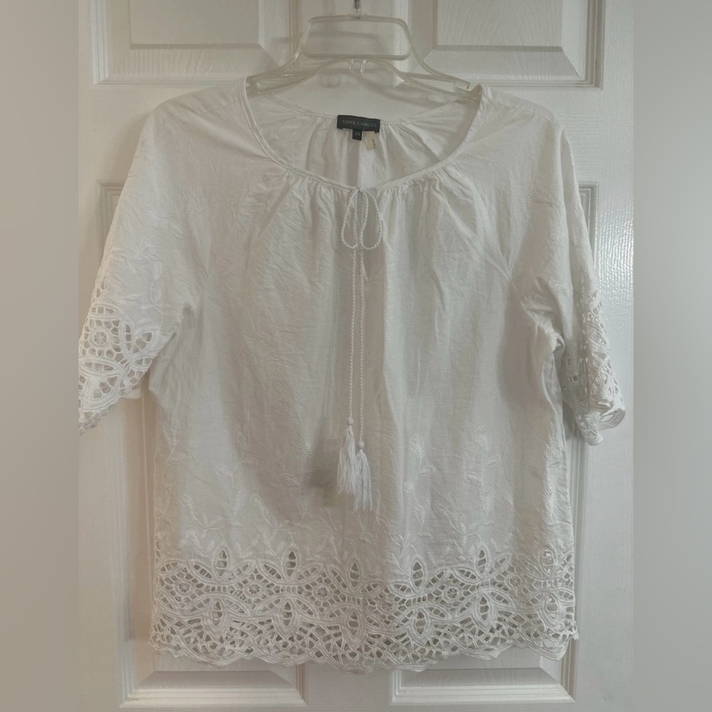 Vince Camuto Women's XS White Blouse Embroidered/Eyelet Details